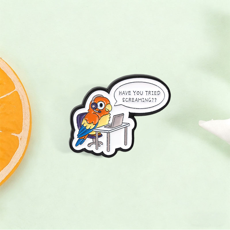 「Screaming Enamel Pin」の漫画風デザイン - Office Technician のレビューと価格